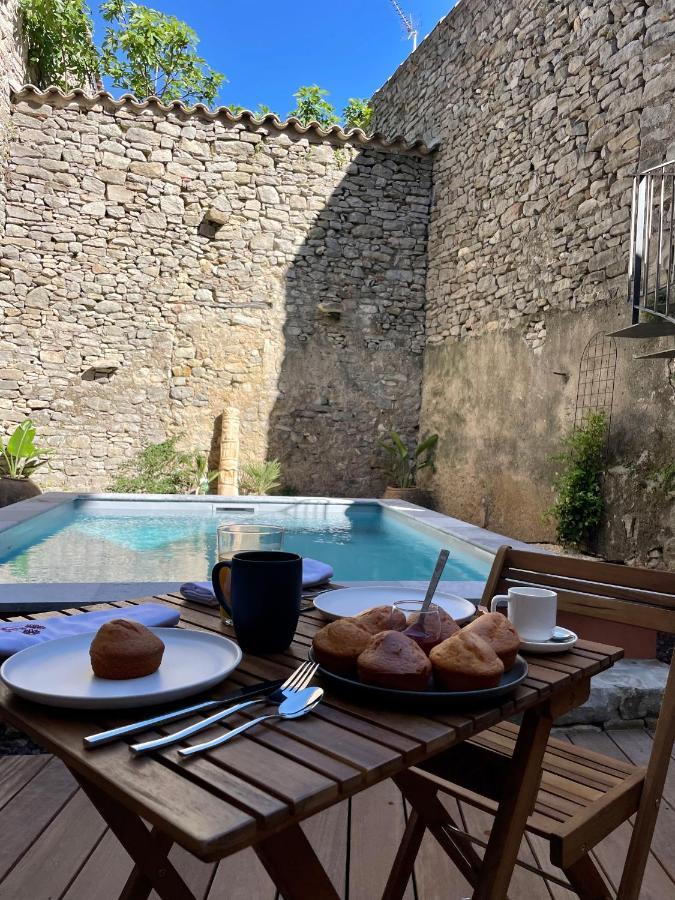 La Maison Du Puits Cesseras Exteriér fotografie